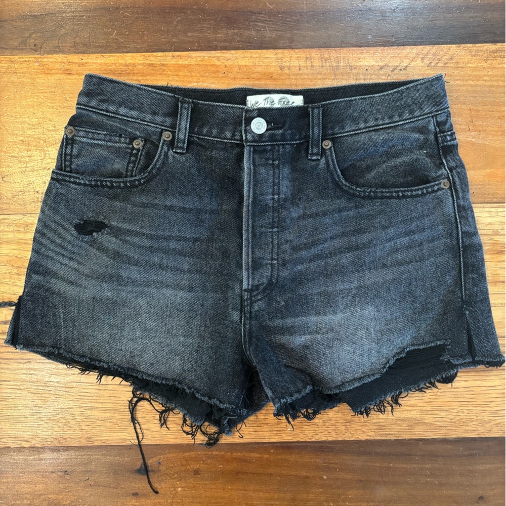We The Free Classic Soft High Rise Raw Hem Jean Shorts Black Denim 28 Distressed